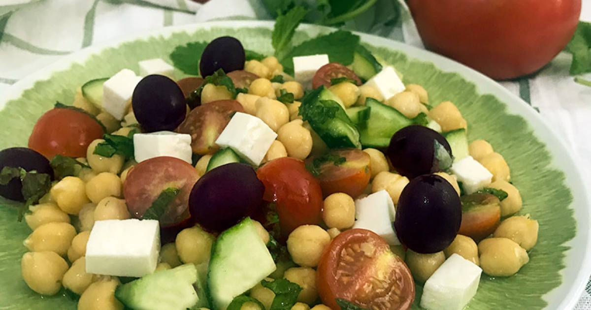 Ensalada de garbanzos estilo griego | Cocina y recetas fáciles