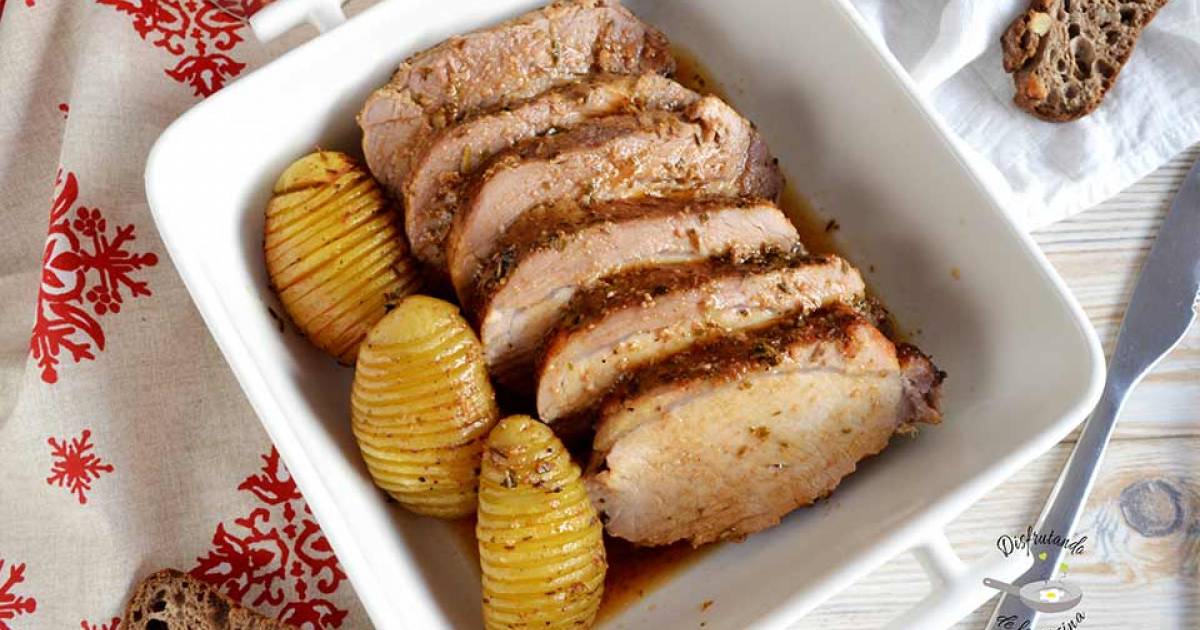 Lomo de cerdo marinado al horno con patatas hasselback | Cocina y