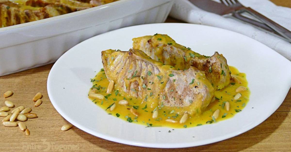 Ventresca de atún en salsa de manzana al jerez | Cocina y recetas fáciles