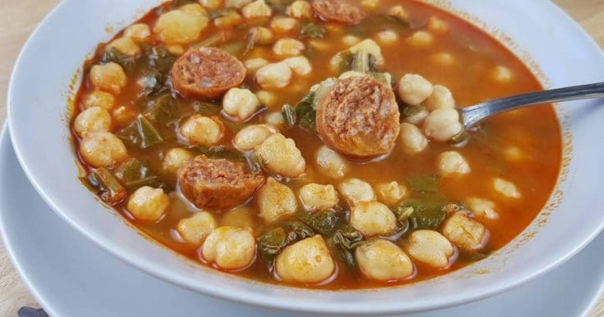 Guiso de garbanzos con acelgas Cocina y recetas fáciles
