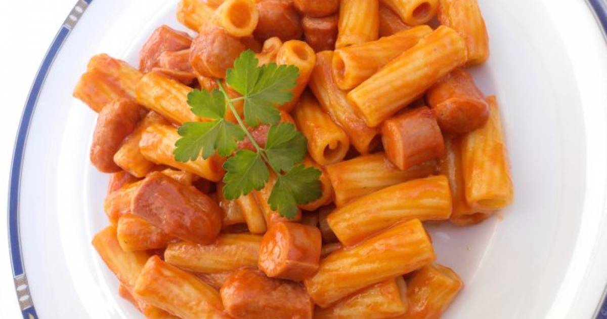 Macarrones con salchichas Cocina y recetas fáciles