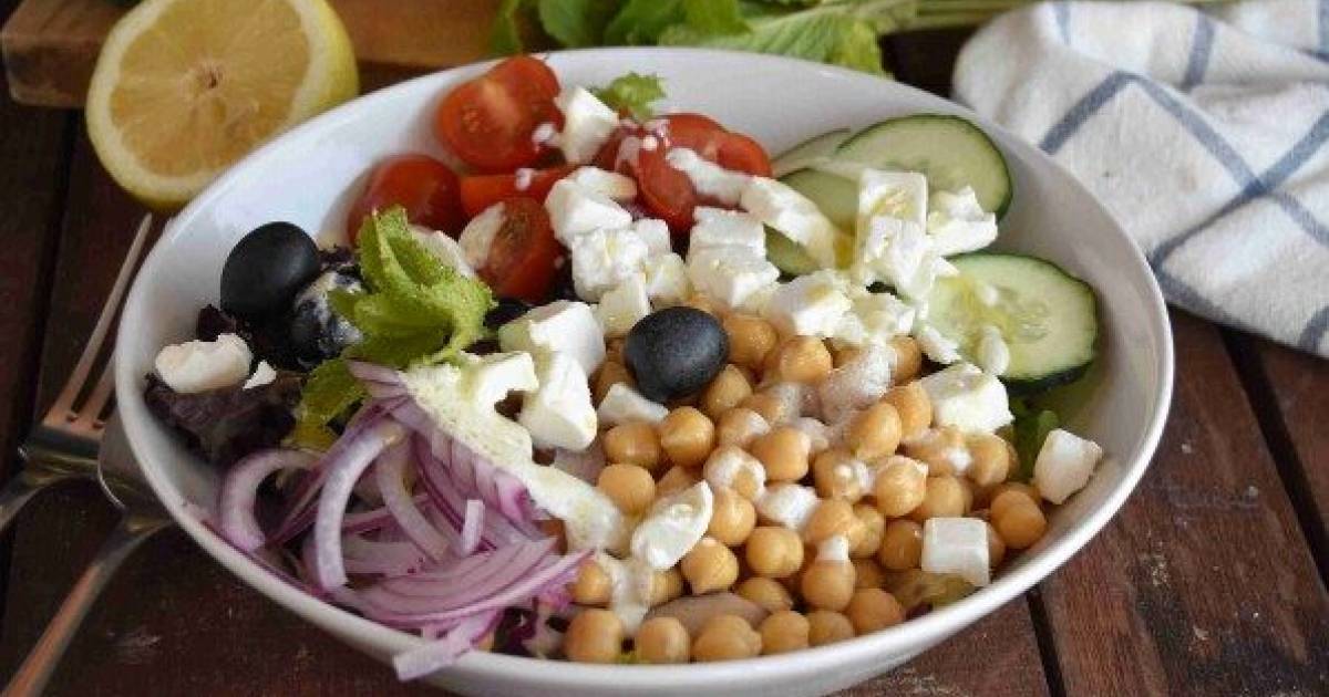 Ensalada de garbanzos con queso feta Cocina y recetas fáciles