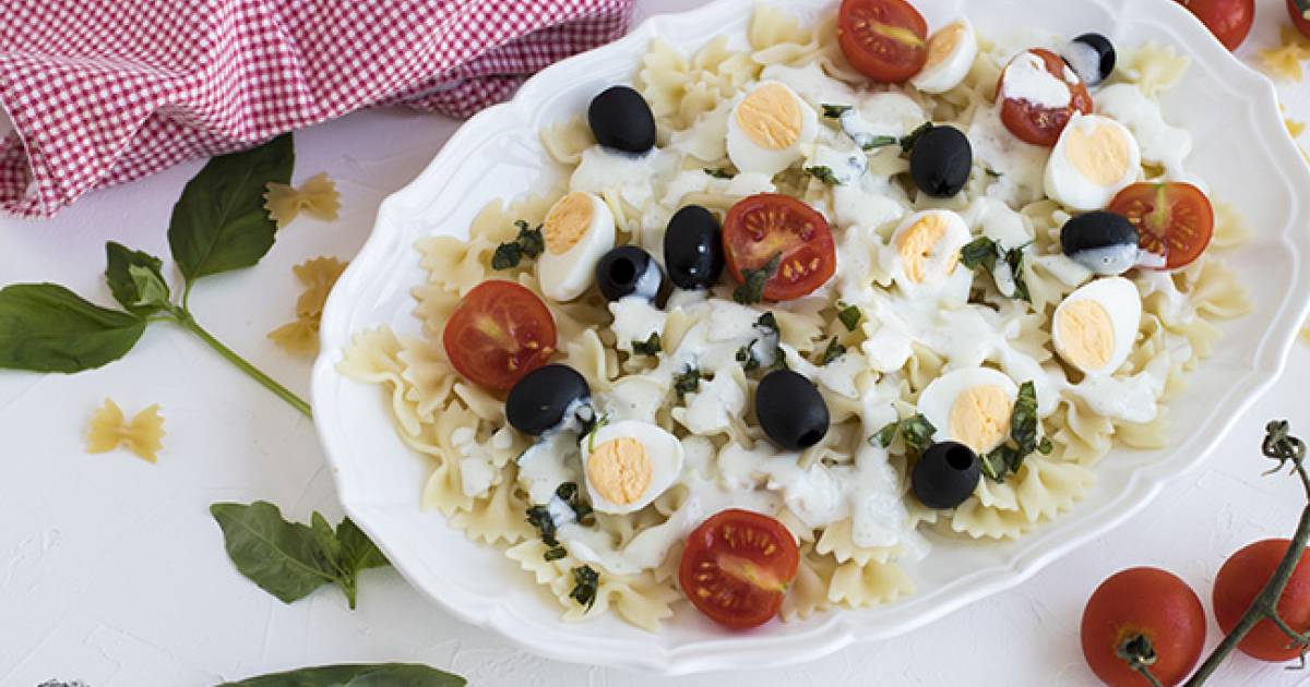 Ensalada de pasta con salsa de yogur griego Cocina y recetas fáciles