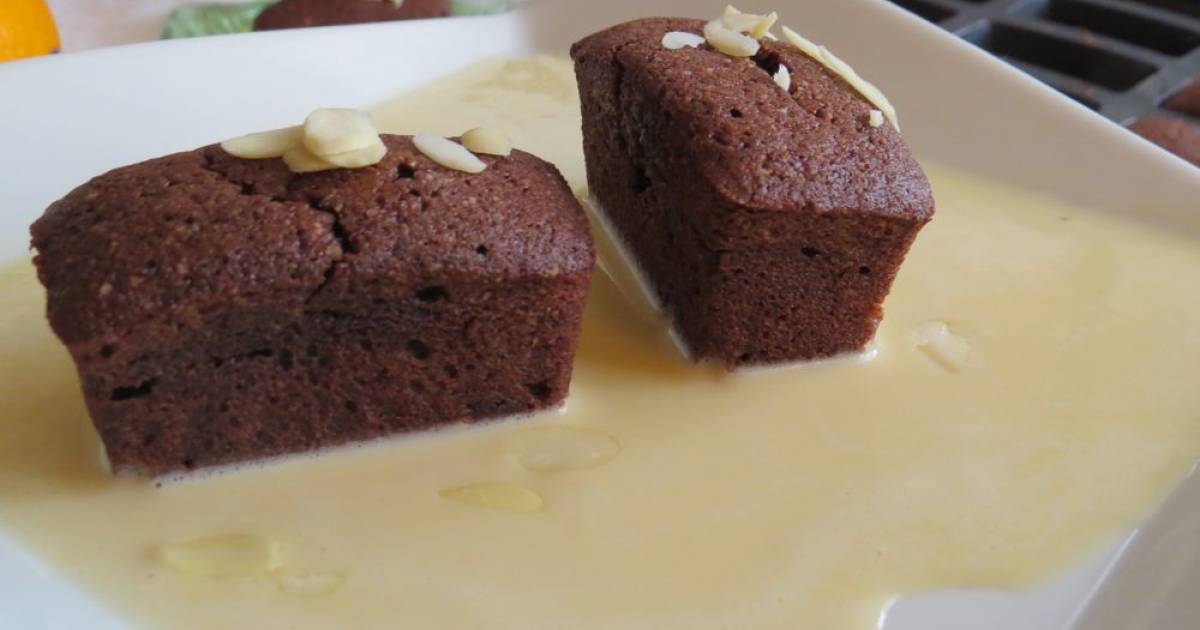 Financiers de chocolate en crema inglesa | Cocina y ...