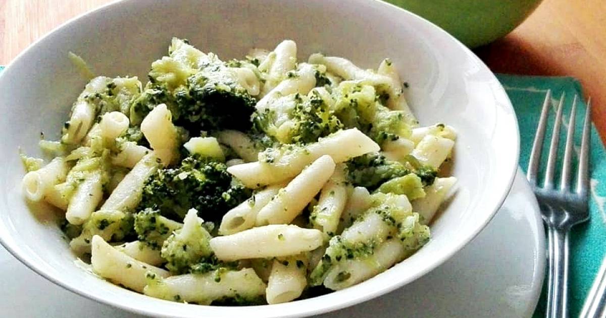 Pasta con brócoli y salsa de queso ligera Cocina y recetas fáciles