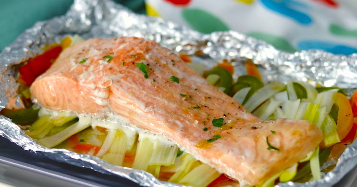 Salmón en papillote con verduras Cocina y recetas fáciles