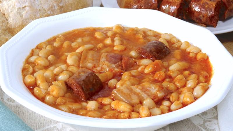 Alubias blancas con chorizo | Cocina y recetas fáciles
