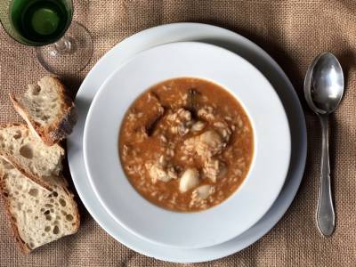 Arroz caldoso de bacalao con setas