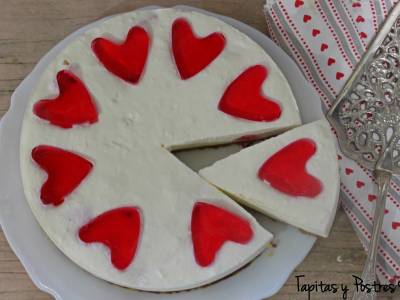 Pastel de yogur y corazón de gelatina