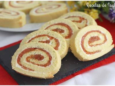 Rollitos de salmón ahumado y queso crema