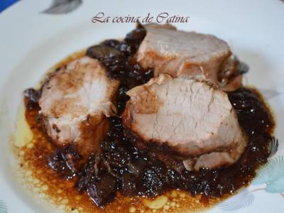 Solomillo de cerdo con cebolla caramelizada